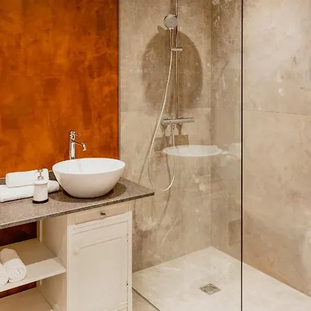 Zur Nandl Apartment *